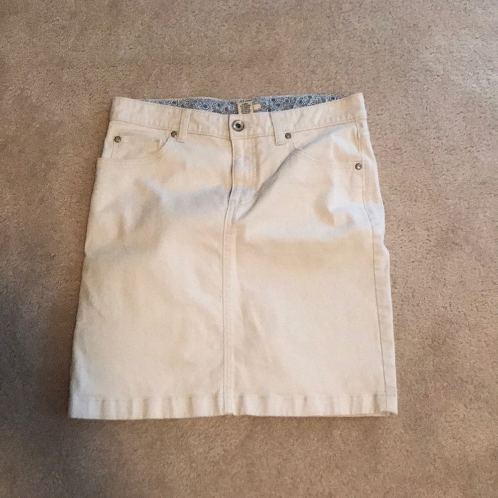 Women’s Izod 6 Straight Body Skirt (B4)